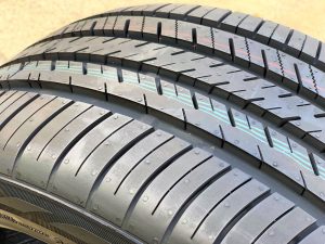 Atlas Force UHP 265/35R22 102V XL All-Season Tire