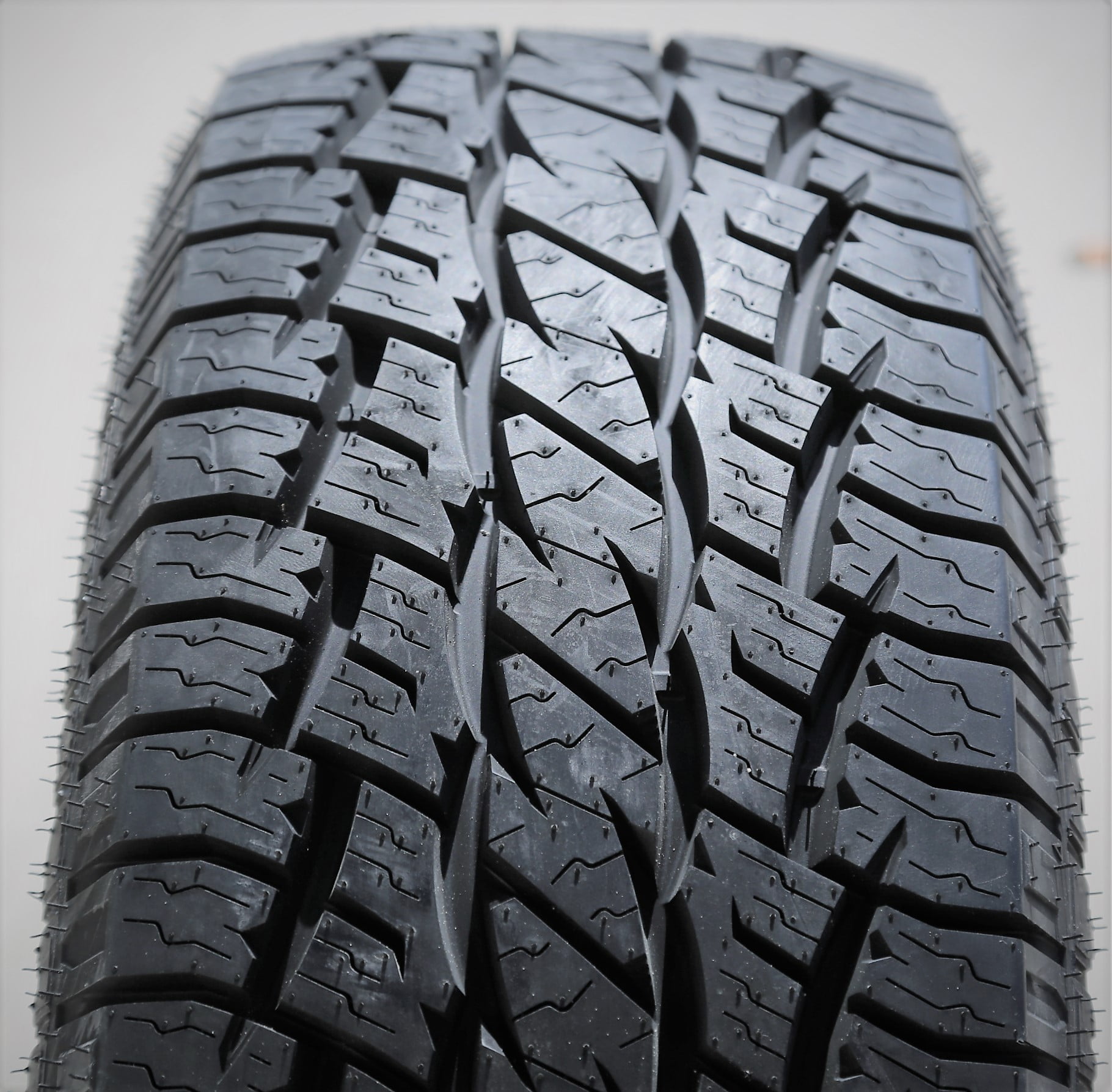 Arroyo Tamarock A/T 225/55R18 102T XL All-Season Tire