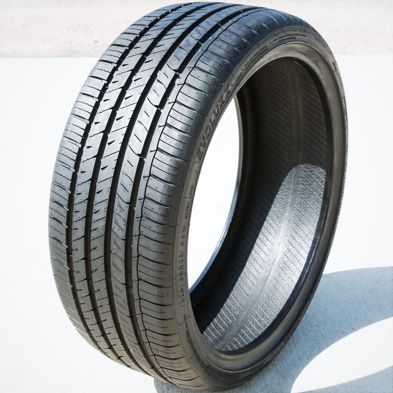 Evoluxx Capricorn UHP 225/35R20 90W XL All-Season Tire
