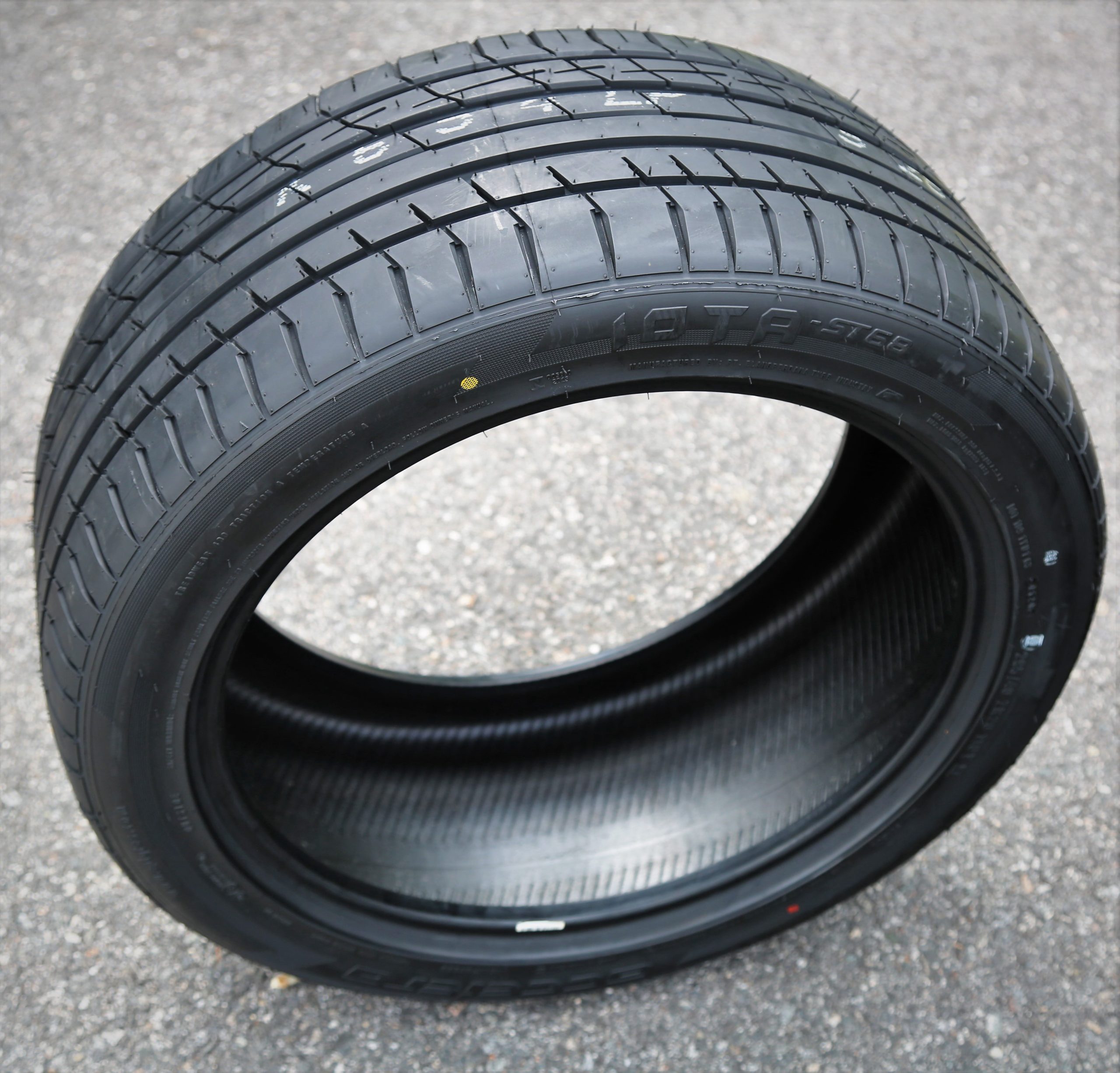 Accelera Iota ST68 275/40R22 108Y XL All-Season Tire