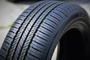 Bridgestone Turanza EL400-02 235/40R19 96V XL All-Season Tire