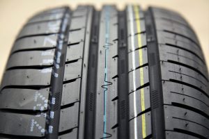 Cosmo MuchoMacho 255/35R19 96Y XL All-Season Tire