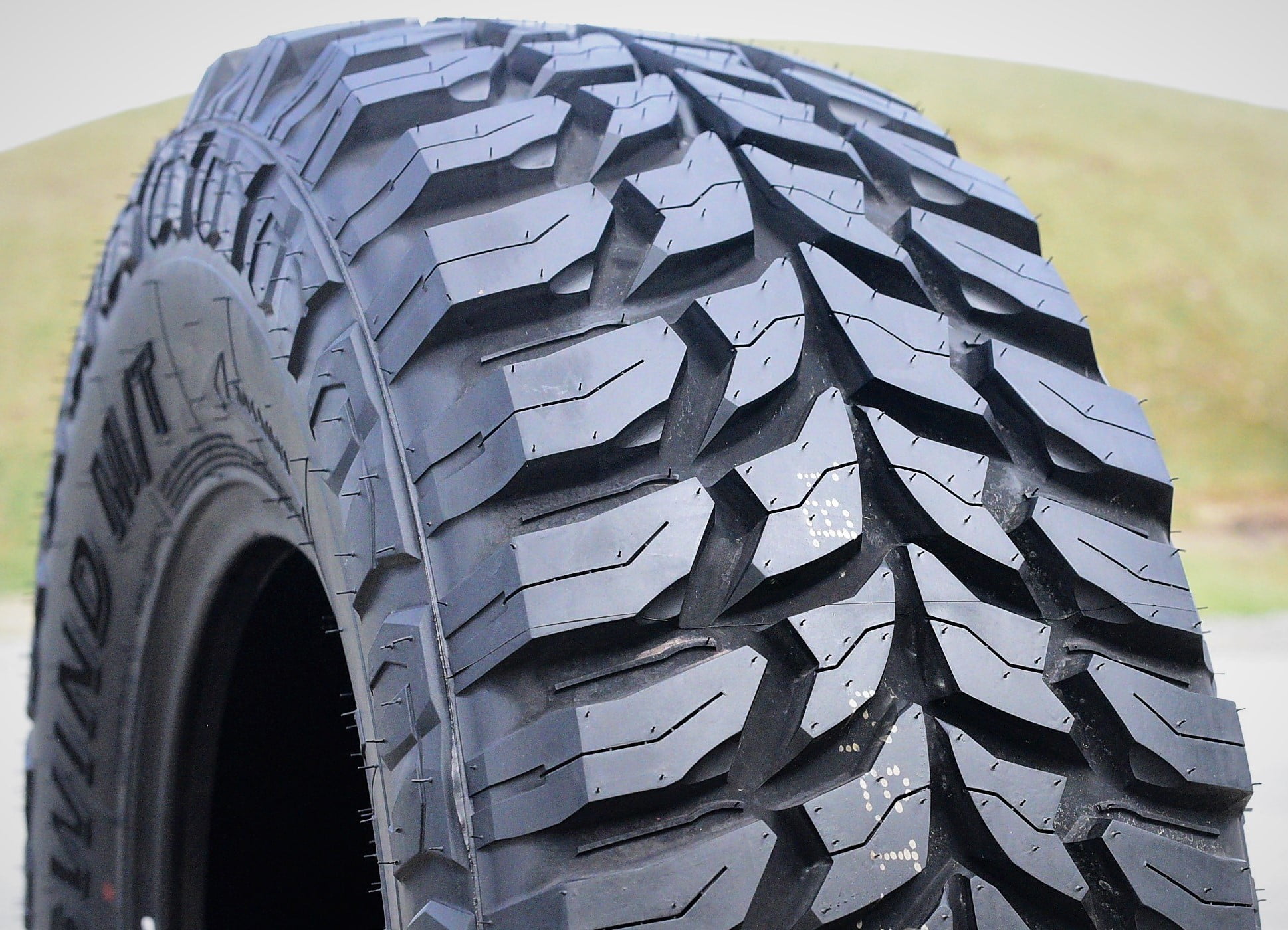 Crosswind M/T LT33X12.50R18 118Q Load Range E All-Season Tire