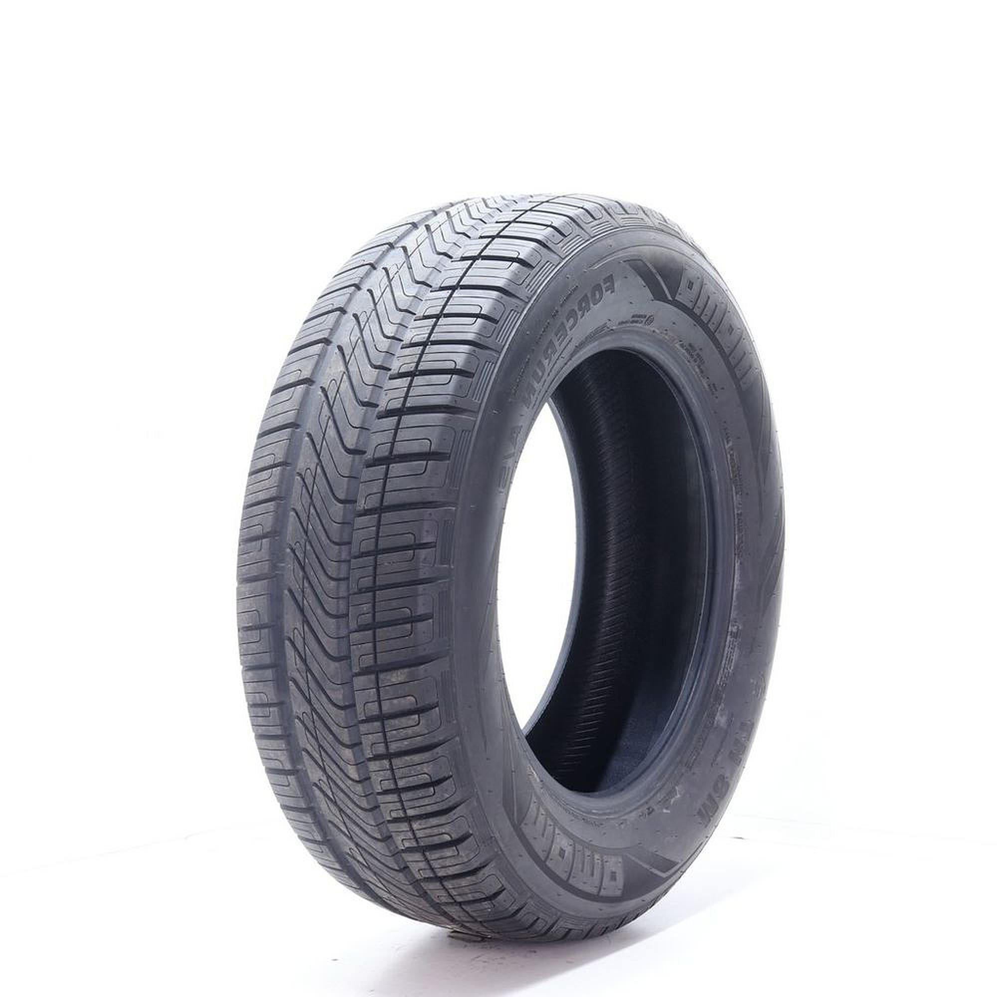 Momo Forcerun M8 HT 265/60R18 114V XL All-Season Tire