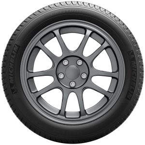 Michelin Latitude Tour HP High Performance 235/65R18 110V XL All-Season Tire